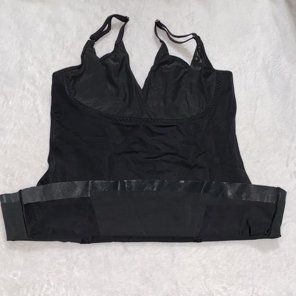 Victorias Secret shaping tank (M) - Picture 7 of 14